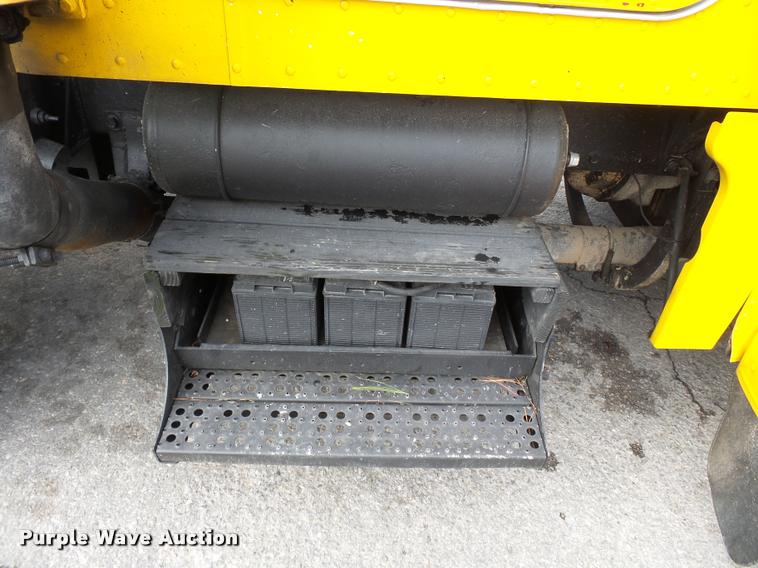 image for item K3472 1989 Peterbilt 379 dump truck