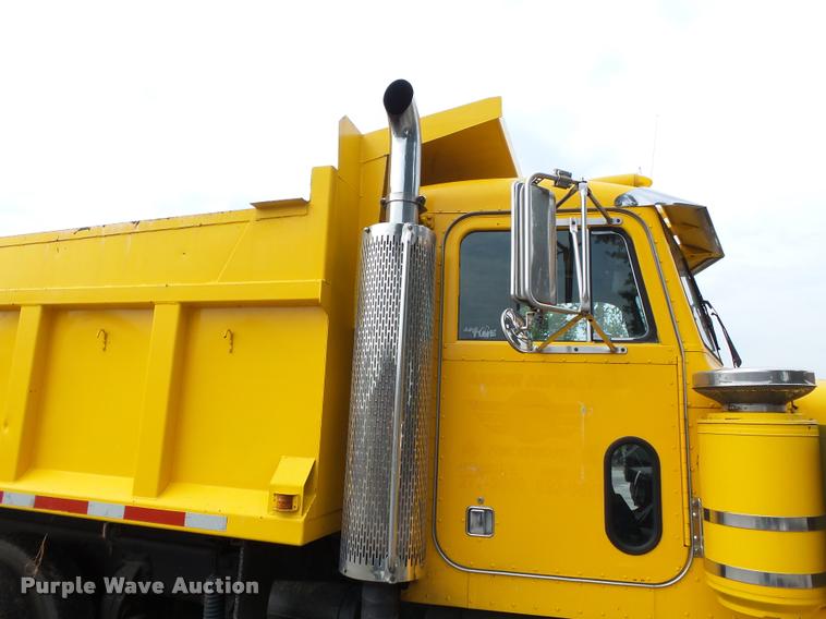 image for item K3472 1989 Peterbilt 379 dump truck