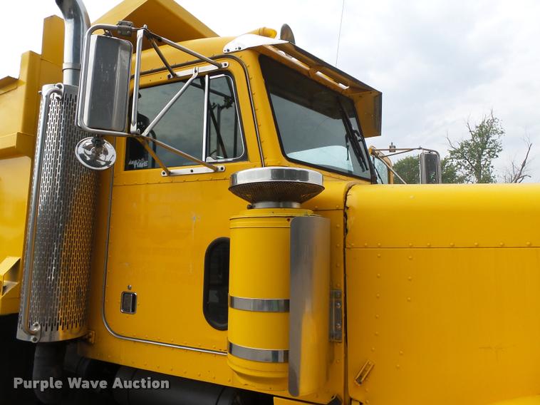 image for item K3472 1989 Peterbilt 379 dump truck