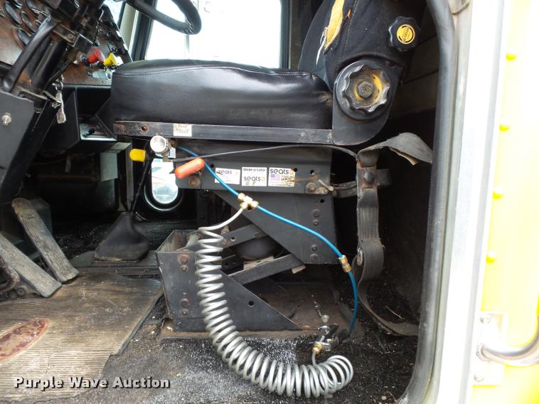 image for item K3472 1989 Peterbilt 379 dump truck