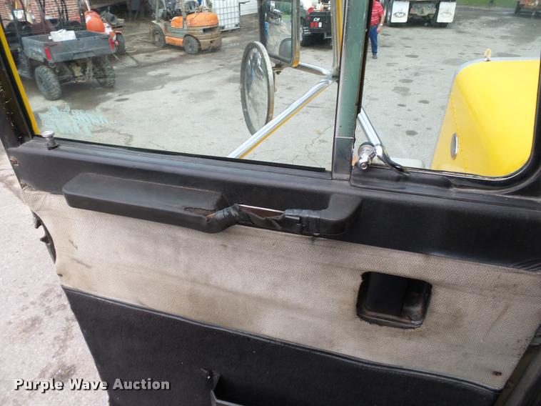 image for item K3472 1989 Peterbilt 379 dump truck