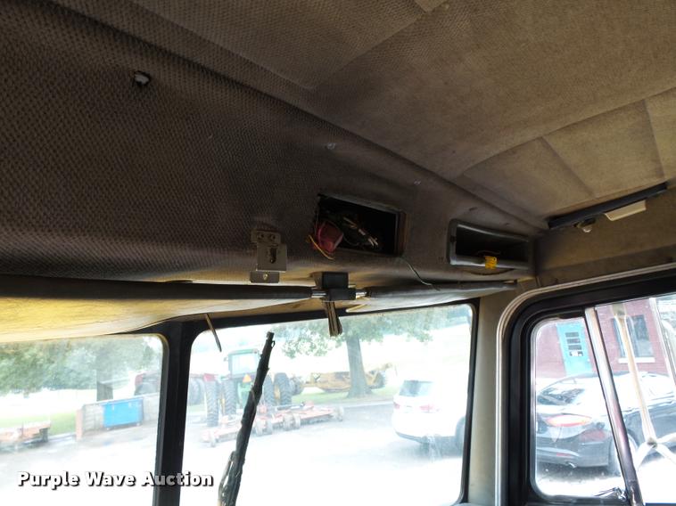 image for item K3472 1989 Peterbilt 379 dump truck