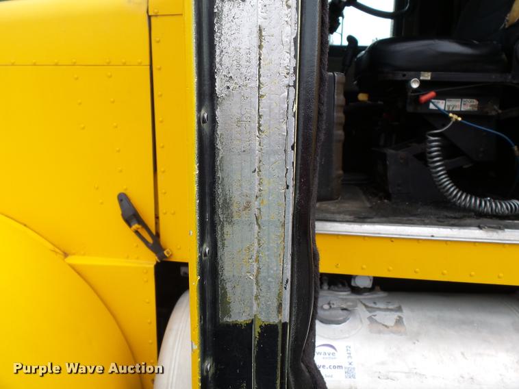 image for item K3472 1989 Peterbilt 379 dump truck