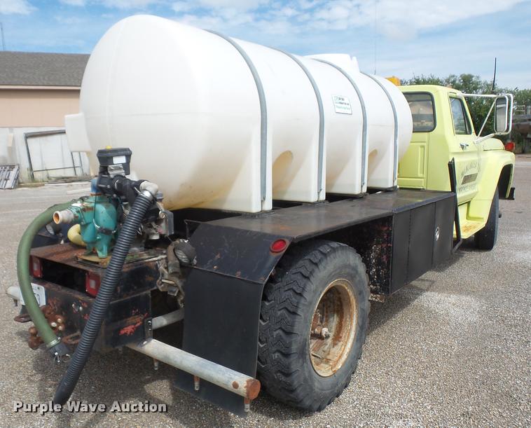 image for item K3516 1978 Ford F700 tank truck