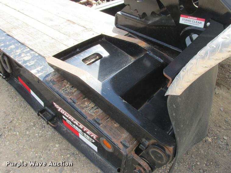 image for item K4207 2014 Towmaster T-110DTG lowboy equipment trailer