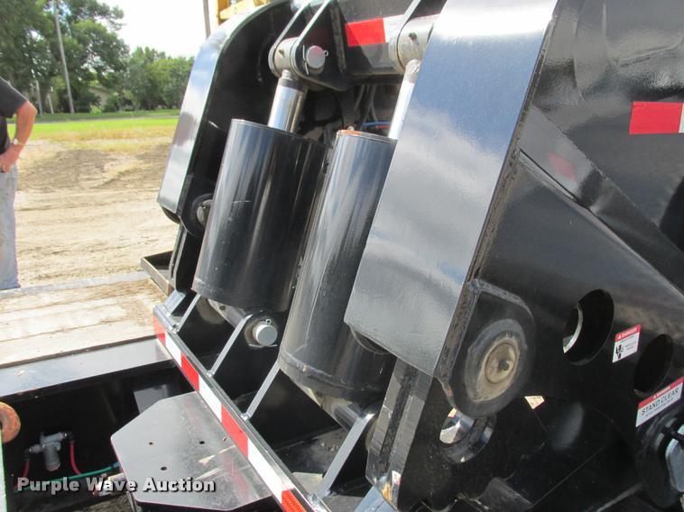 image for item K4207 2014 Towmaster T-110DTG lowboy equipment trailer