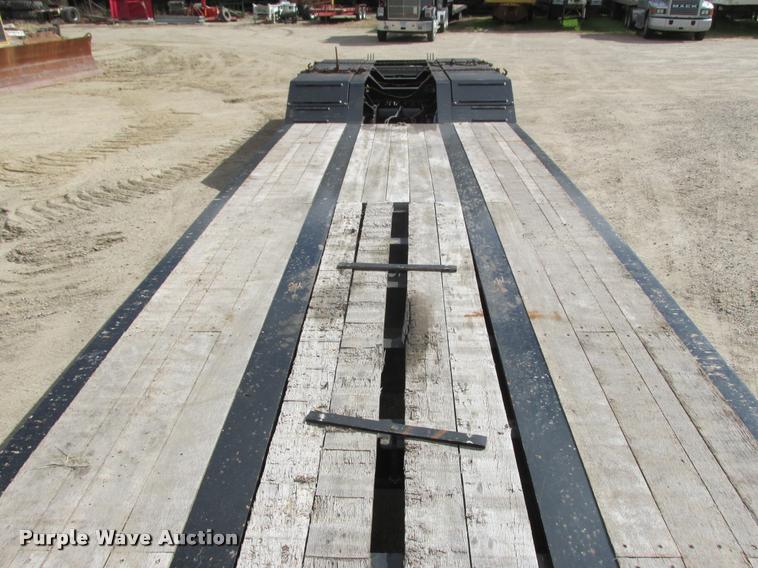 image for item K4207 2014 Towmaster T-110DTG lowboy equipment trailer