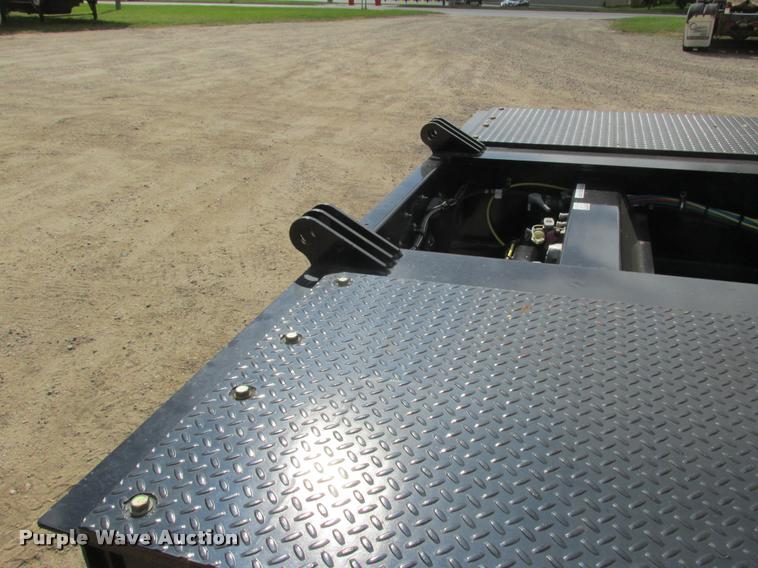 image for item K4207 2014 Towmaster T-110DTG lowboy equipment trailer