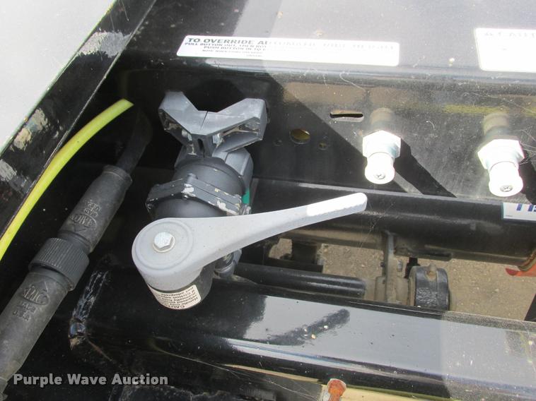 image for item K4207 2014 Towmaster T-110DTG lowboy equipment trailer