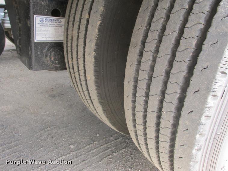 image for item K4207 2014 Towmaster T-110DTG lowboy equipment trailer