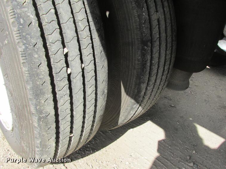 image for item K4207 2014 Towmaster T-110DTG lowboy equipment trailer