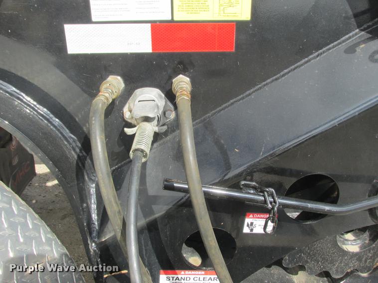 image for item K4207 2014 Towmaster T-110DTG lowboy equipment trailer