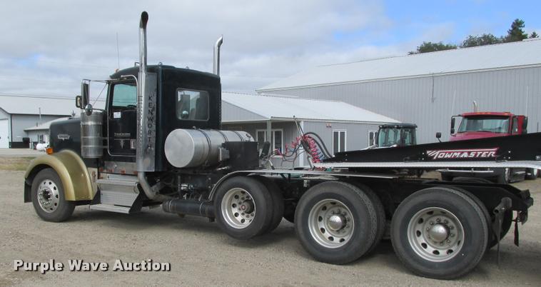 image for item K4208 2000 Kenworth W900L semi truck