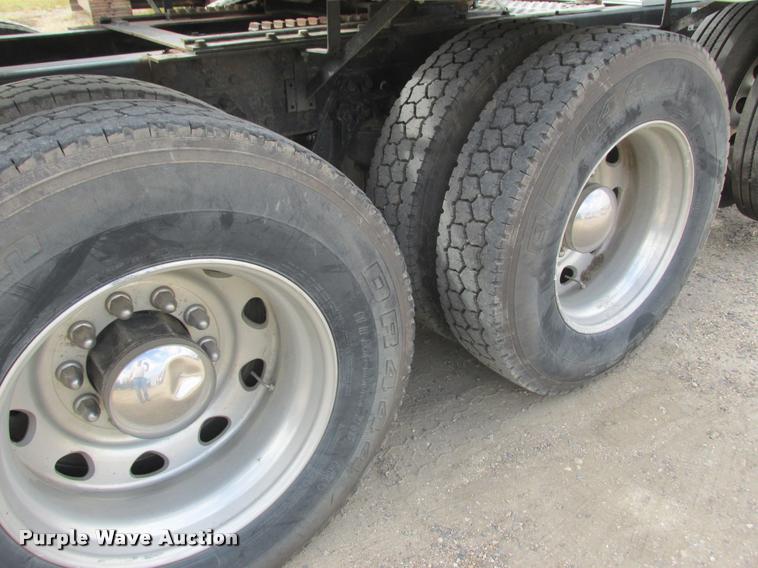 image for item K4208 2000 Kenworth W900L semi truck