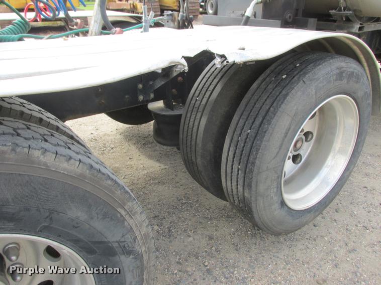 image for item K4208 2000 Kenworth W900L semi truck