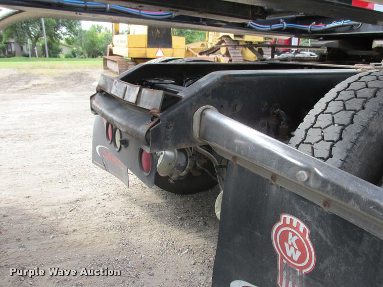 image for item K4208 2000 Kenworth W900L semi truck