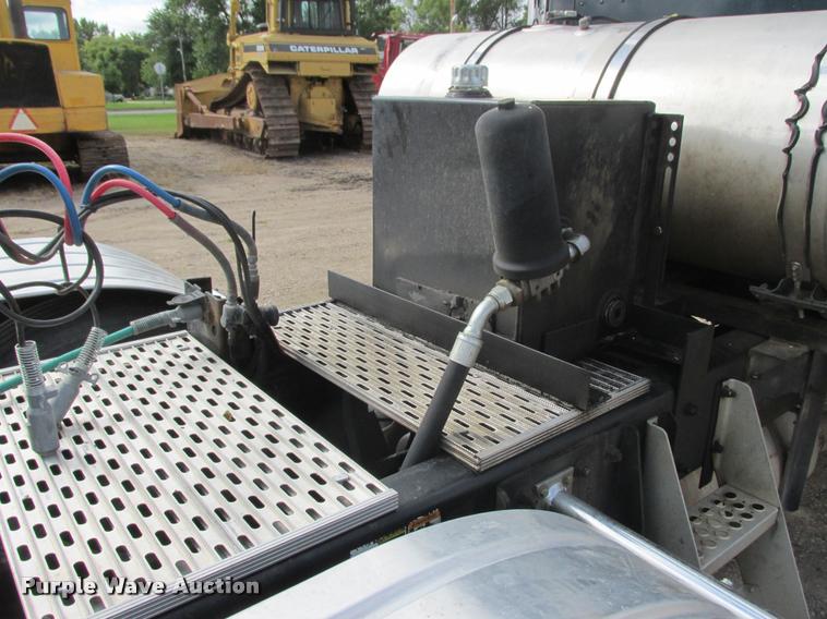 image for item K4208 2000 Kenworth W900L semi truck