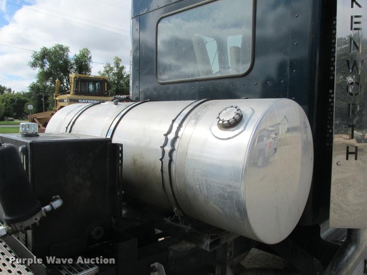 image for item K4208 2000 Kenworth W900L semi truck