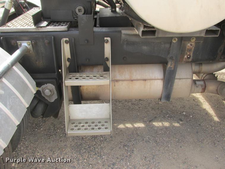 image for item K4208 2000 Kenworth W900L semi truck