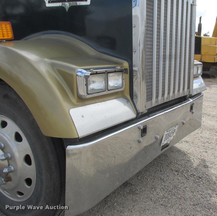 image for item K4208 2000 Kenworth W900L semi truck
