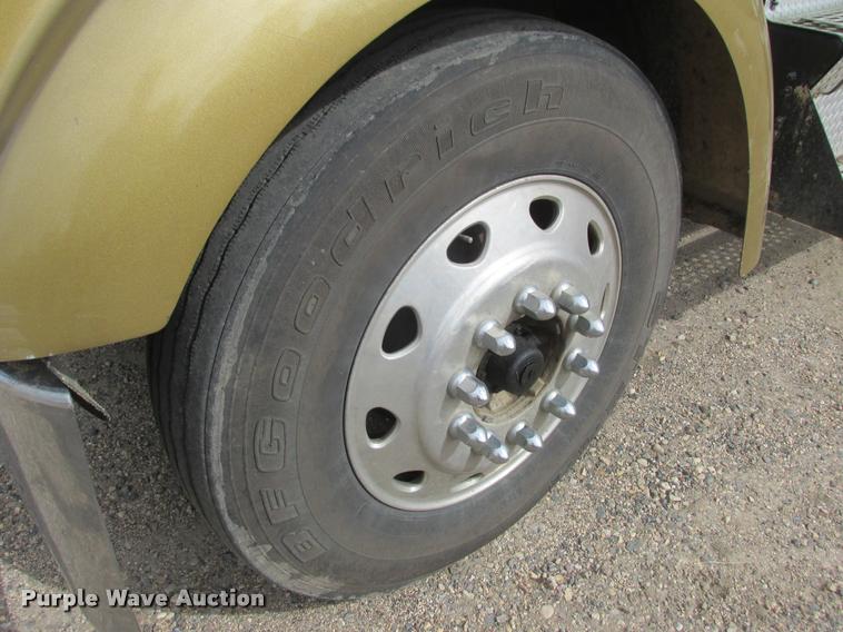 image for item K4208 2000 Kenworth W900L semi truck