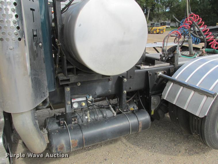 image for item K4208 2000 Kenworth W900L semi truck