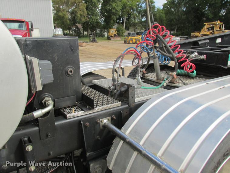 image for item K4208 2000 Kenworth W900L semi truck