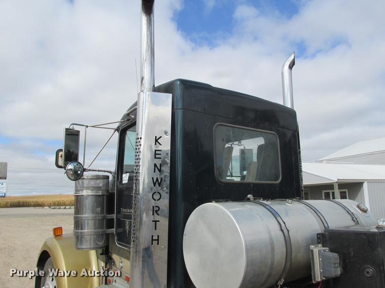 image for item K4208 2000 Kenworth W900L semi truck