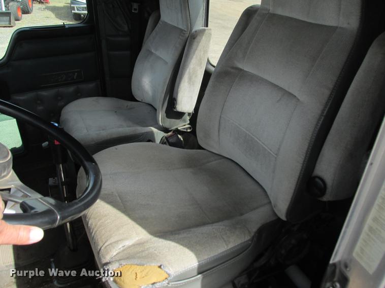 image for item K4208 2000 Kenworth W900L semi truck