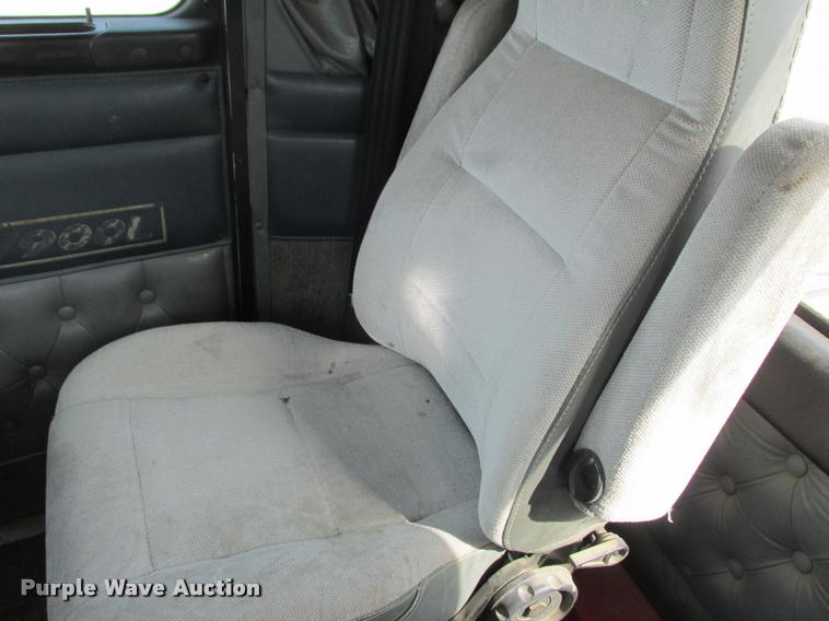 image for item K4208 2000 Kenworth W900L semi truck