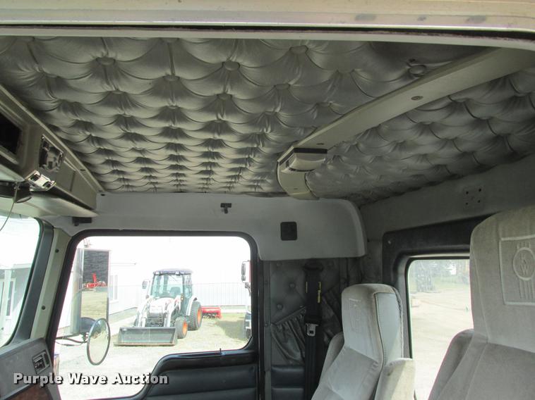 image for item K4208 2000 Kenworth W900L semi truck