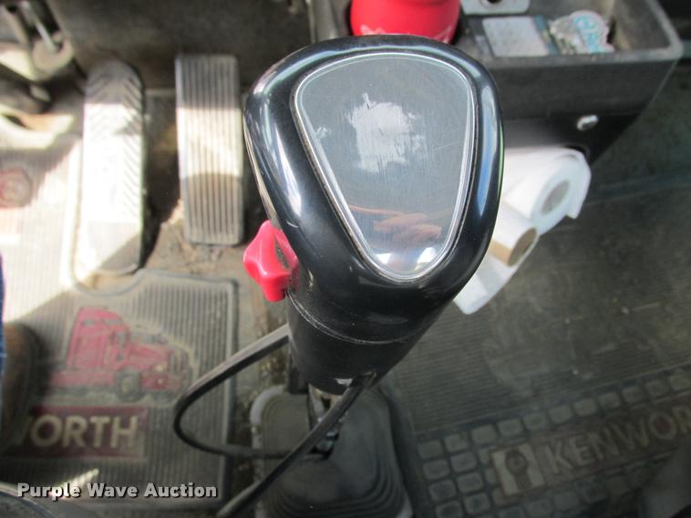 image for item K4208 2000 Kenworth W900L semi truck