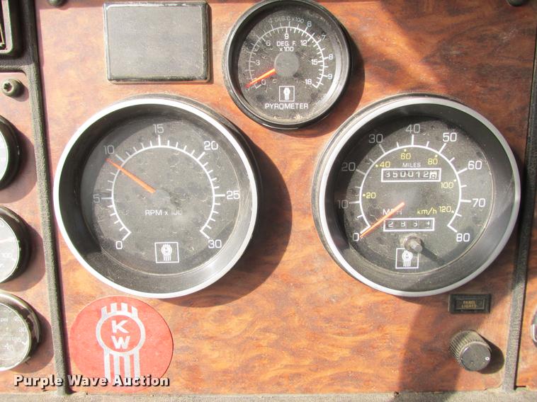 image for item K4208 2000 Kenworth W900L semi truck