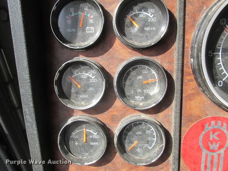 image for item K4208 2000 Kenworth W900L semi truck