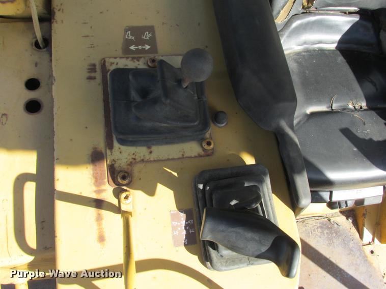 image for item K4209 1997 Caterpillar D6M LGP dozer