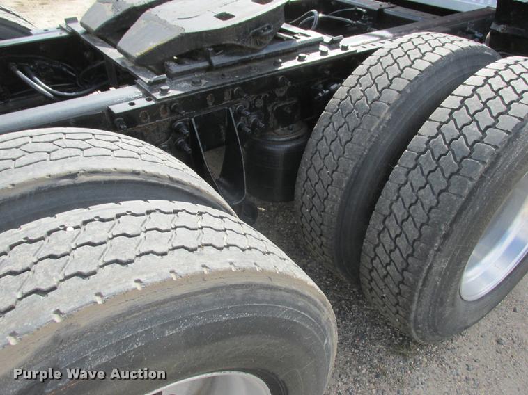 image for item K4210 2009 International ProStar semi truck