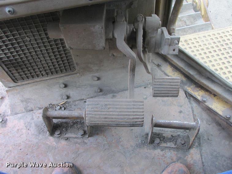 image for item K4212 1988 Caterpillar D8N dozer