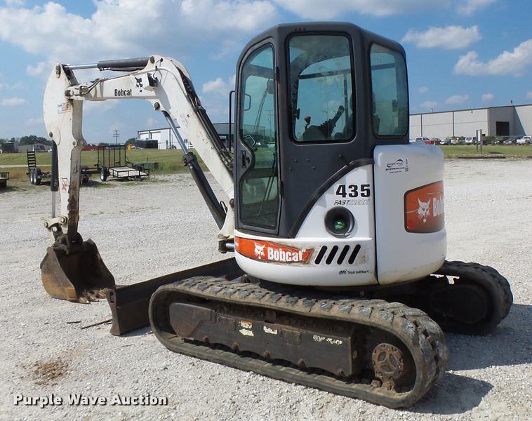 image for item K5689 2004 Bobcat 435 compact excavator