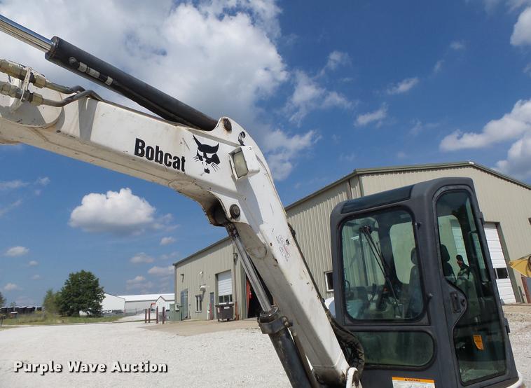 image for item K5689 2004 Bobcat 435 compact excavator