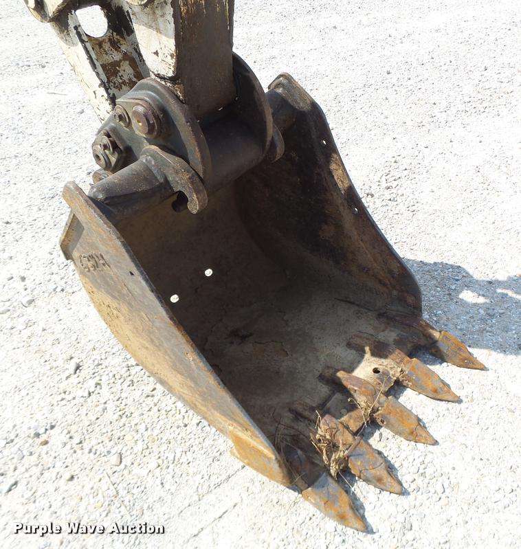 image for item K5689 2004 Bobcat 435 compact excavator