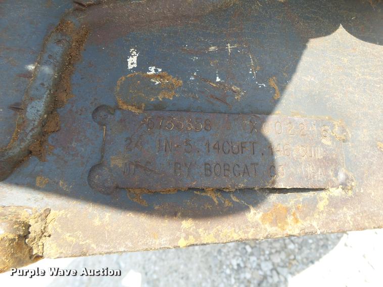 image for item K5689 2004 Bobcat 435 compact excavator