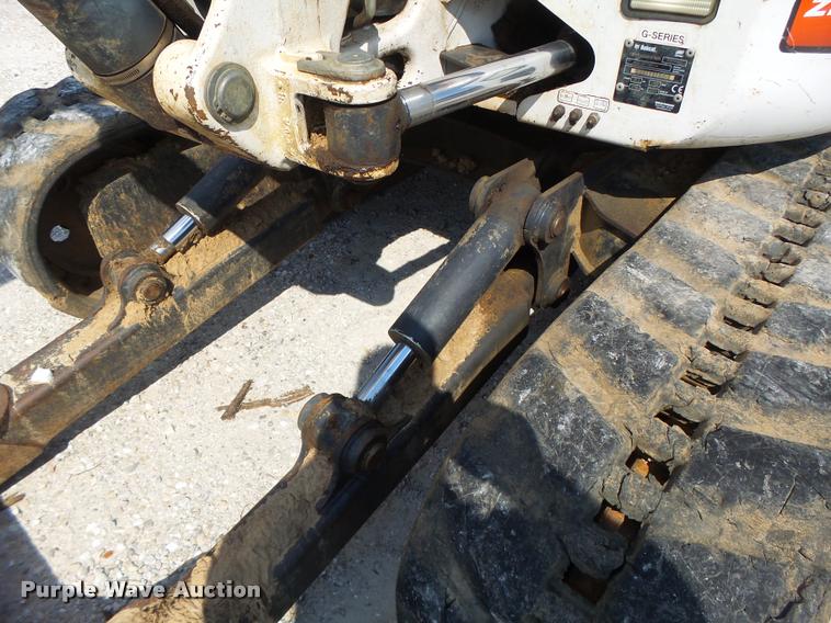 image for item K5689 2004 Bobcat 435 compact excavator