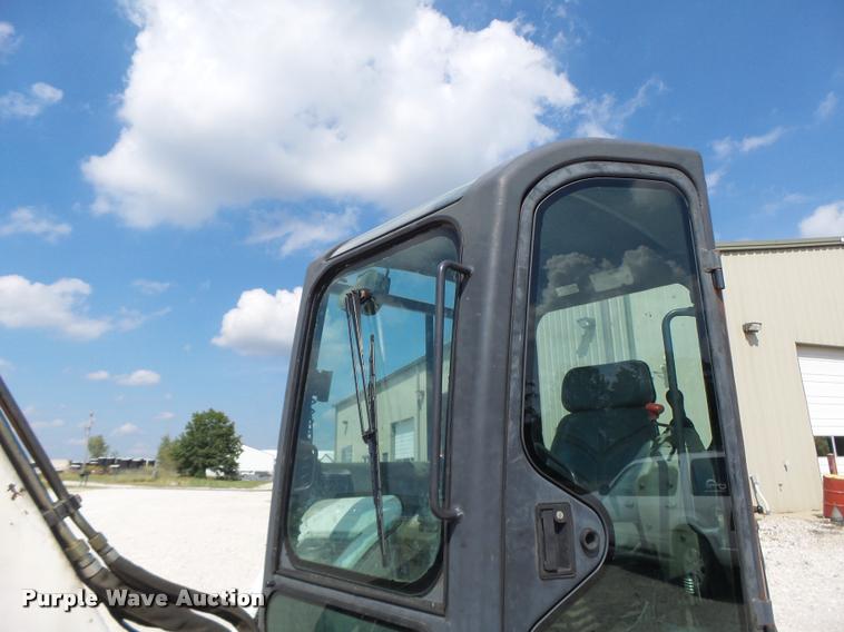 image for item K5689 2004 Bobcat 435 compact excavator