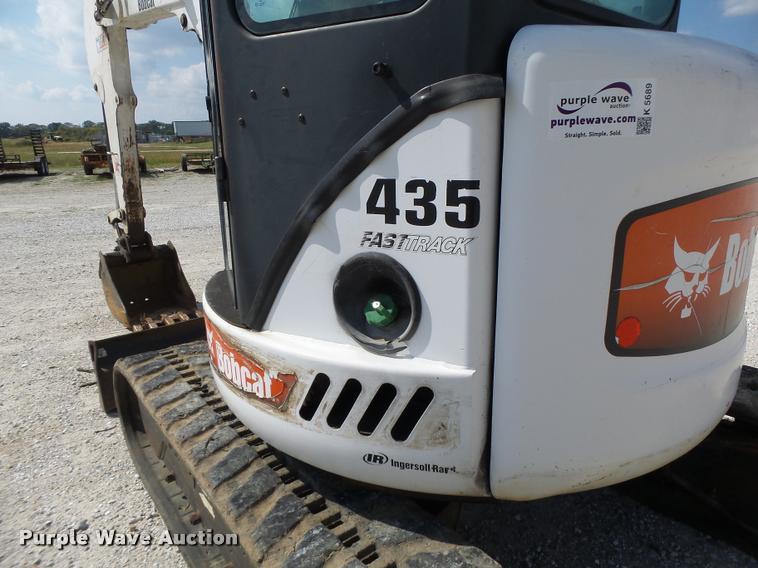 image for item K5689 2004 Bobcat 435 compact excavator