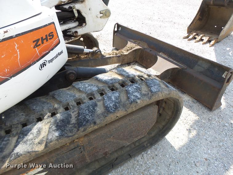 image for item K5689 2004 Bobcat 435 compact excavator