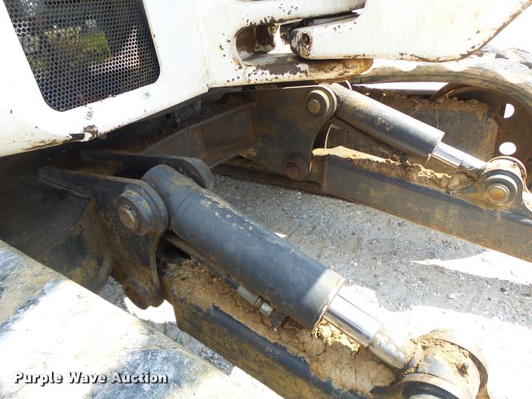 image for item K5689 2004 Bobcat 435 compact excavator