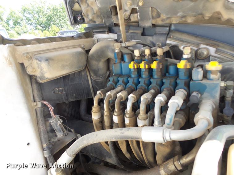 image for item K5689 2004 Bobcat 435 compact excavator