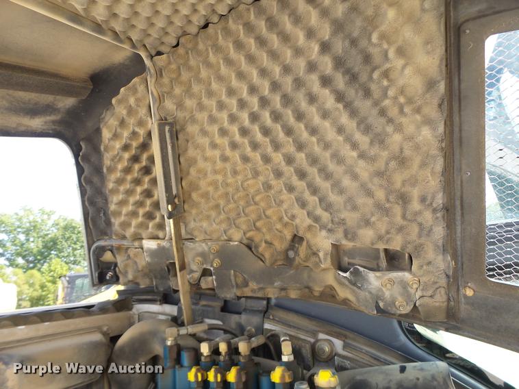 image for item K5689 2004 Bobcat 435 compact excavator