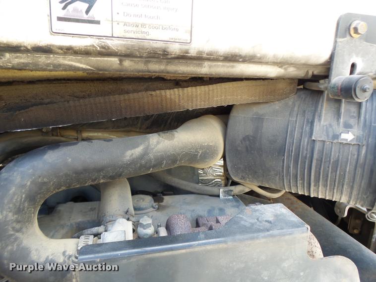 image for item K5689 2004 Bobcat 435 compact excavator