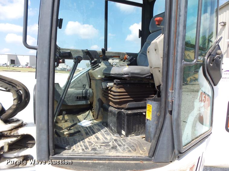 image for item K5689 2004 Bobcat 435 compact excavator